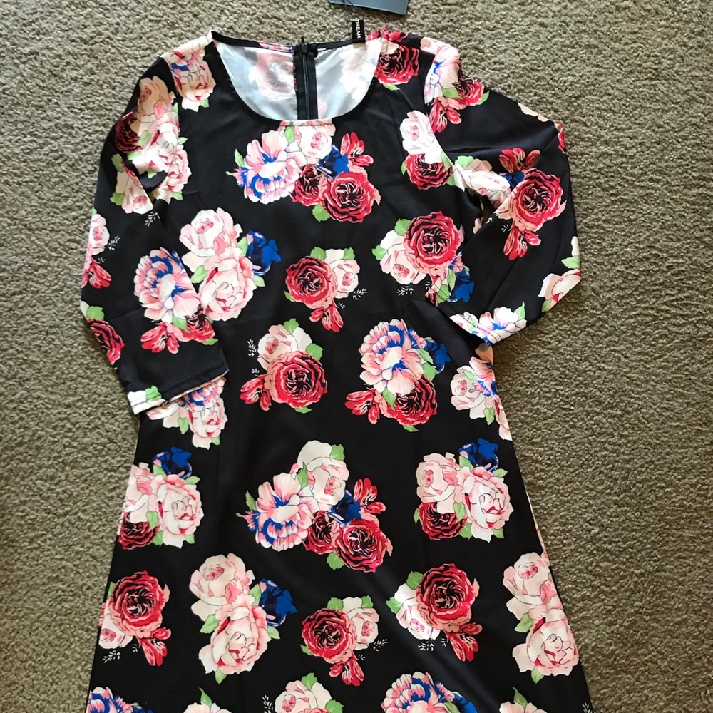 Gorgeous Black and Red Roses Dress